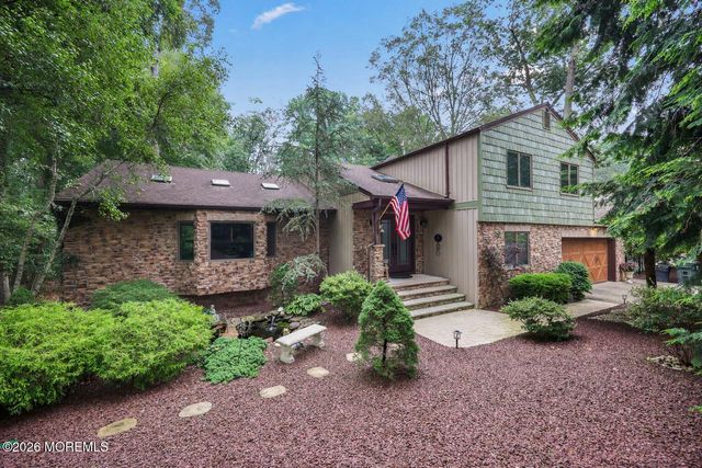 72 Fox Chase Court, Freehold, NJ 07728