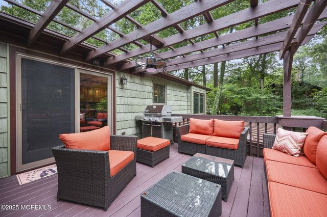 72 Fox Chase Court, Freehold, NJ 07728