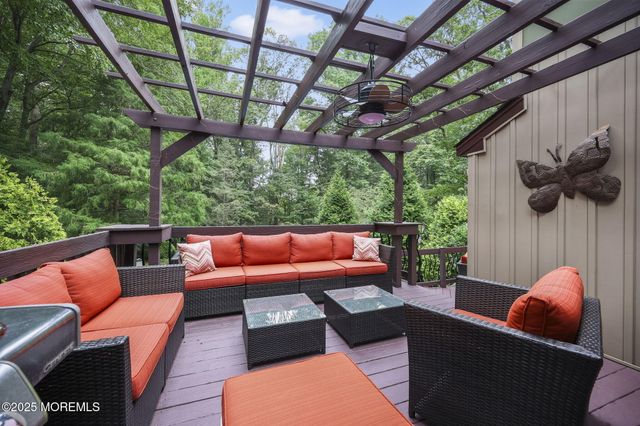 72 Fox Chase Court, Freehold, NJ 07728