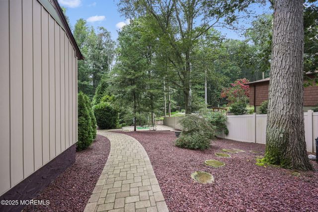 72 Fox Chase Court, Freehold, NJ 07728