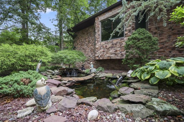 72 Fox Chase Court, Freehold, NJ 07728