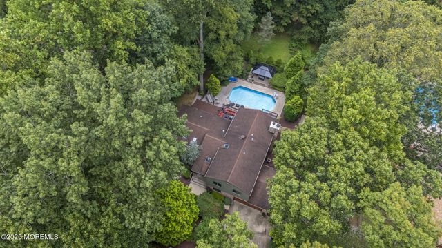 72 Fox Chase Court, Freehold, NJ 07728