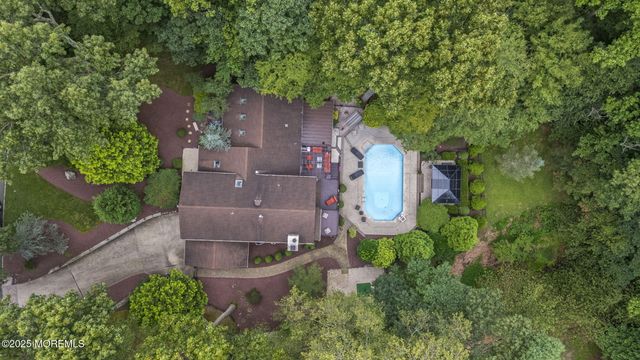 72 Fox Chase Court, Freehold, NJ 07728