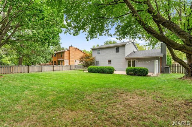 36 Lindenleaf Lane, Belleville, IL 62223