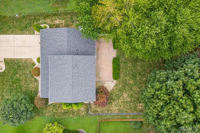 36 Lindenleaf Lane, Belleville, IL 62223