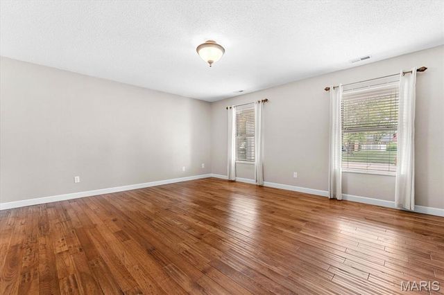 36 Lindenleaf Lane, Belleville, IL 62223