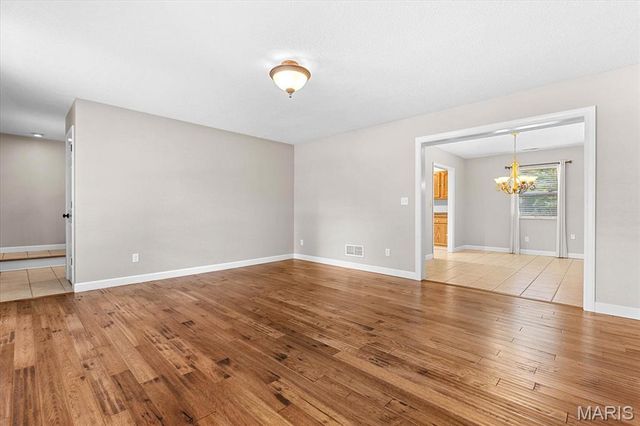 36 Lindenleaf Lane, Belleville, IL 62223