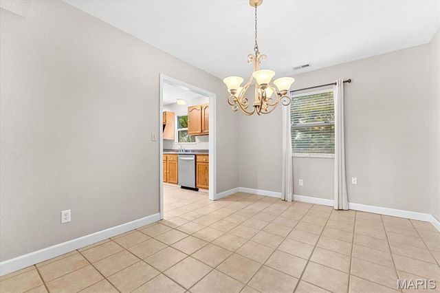 36 Lindenleaf Lane, Belleville, IL 62223