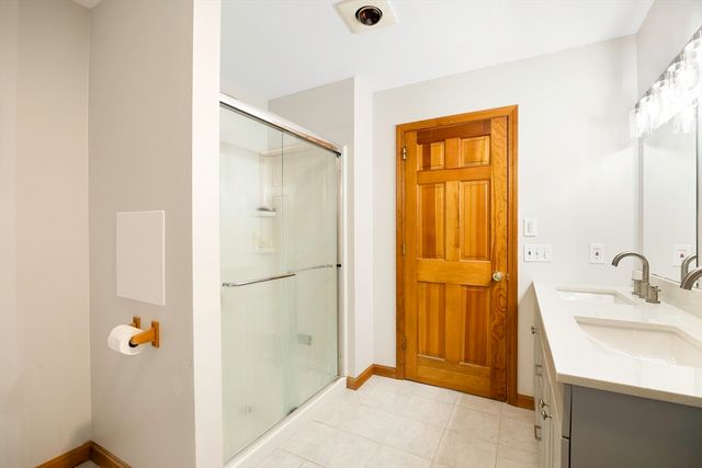 7 Margaret Dr, Wilbraham, MA 01095
