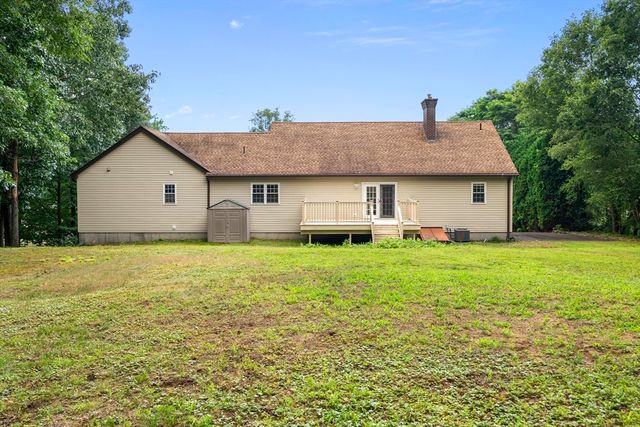 7 Margaret Dr, Wilbraham, MA 01095
