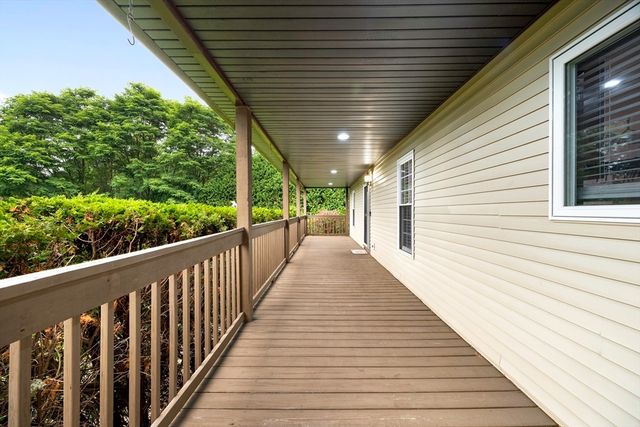 7 Margaret Dr, Wilbraham, MA 01095
