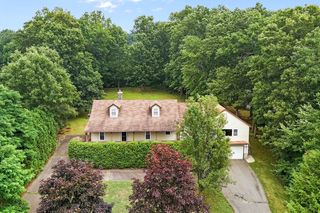 7 Margaret Dr, Wilbraham, MA 01095
