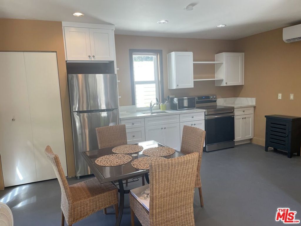 3322 Colbert Avenue, Los Angeles, CA 90066
