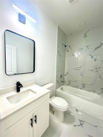 8110 N GREENWOOD AVENUE, Tampa, FL 33604