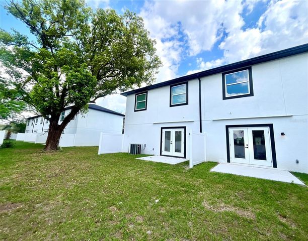 8110 N GREENWOOD AVENUE, Tampa, FL 33604