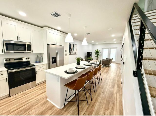 8110 N GREENWOOD AVENUE, Tampa, FL 33604