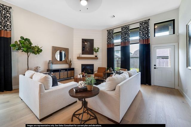 823 White Pine Haven Lane, Crosby, TX 77532