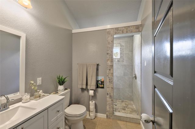 501 County Road 2298, Cleveland, TX 77327