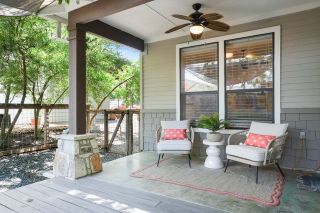 1318 Newning Ave C, Austin, TX 78704
