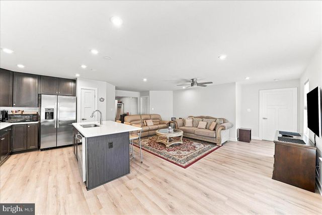 260 LETITIA MANOR DR, West Grove, PA 19390