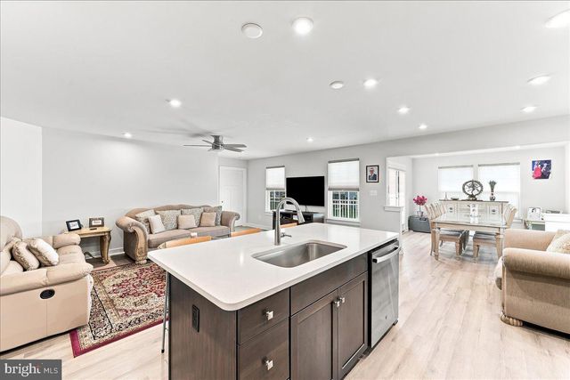 260 LETITIA MANOR DR, West Grove, PA 19390