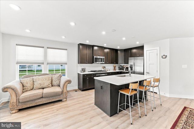 260 LETITIA MANOR DR, West Grove, PA 19390