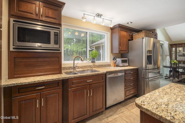 1 May Apple Way, Ballston Spa, NY 12020