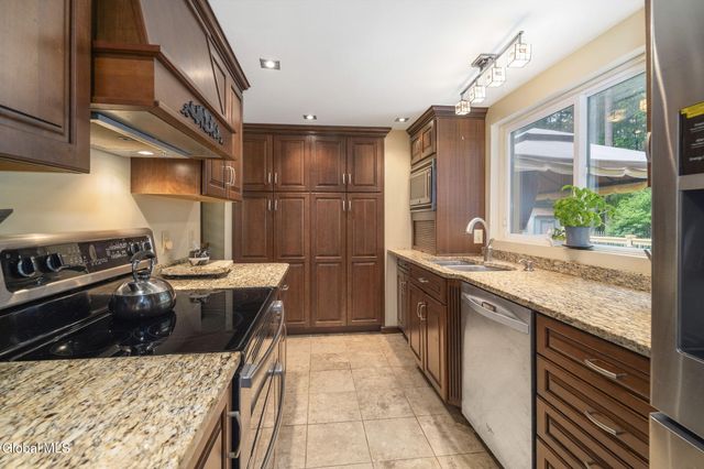 1 May Apple Way, Ballston Spa, NY 12020