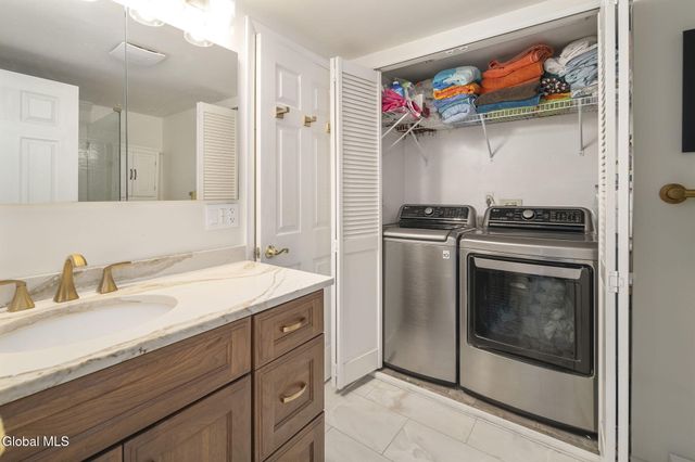 1 May Apple Way, Ballston Spa, NY 12020