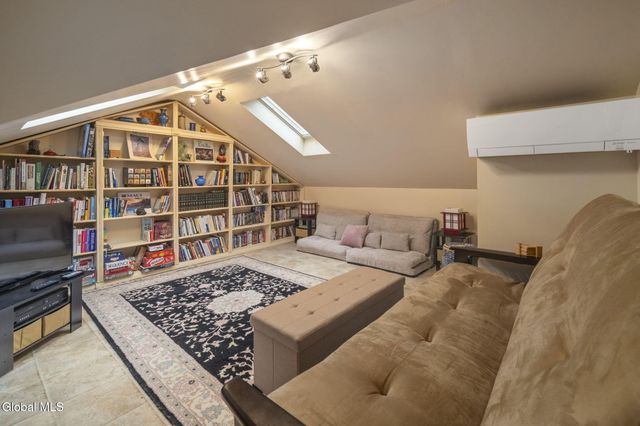 1 May Apple Way, Ballston Spa, NY 12020