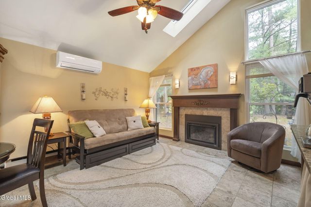 1 May Apple Way, Ballston Spa, NY 12020