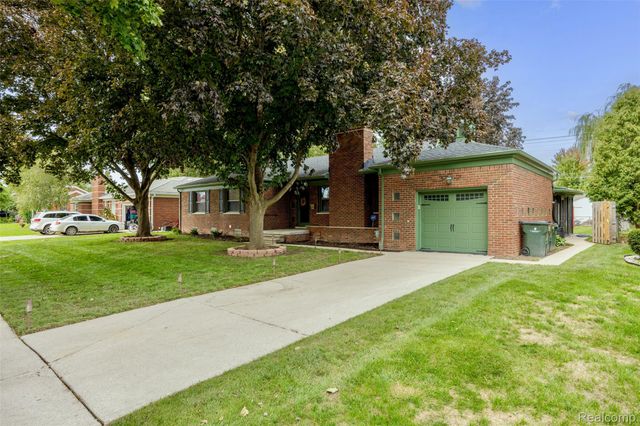 21819 Edgewood Street, St. Clair Shores, MI 48080