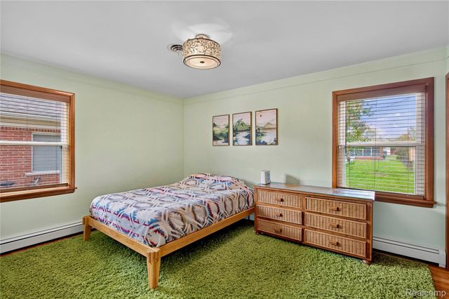 21819 Edgewood Street, St. Clair Shores, MI 48080