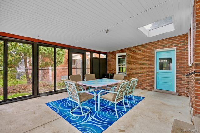 21819 Edgewood Street, St. Clair Shores, MI 48080