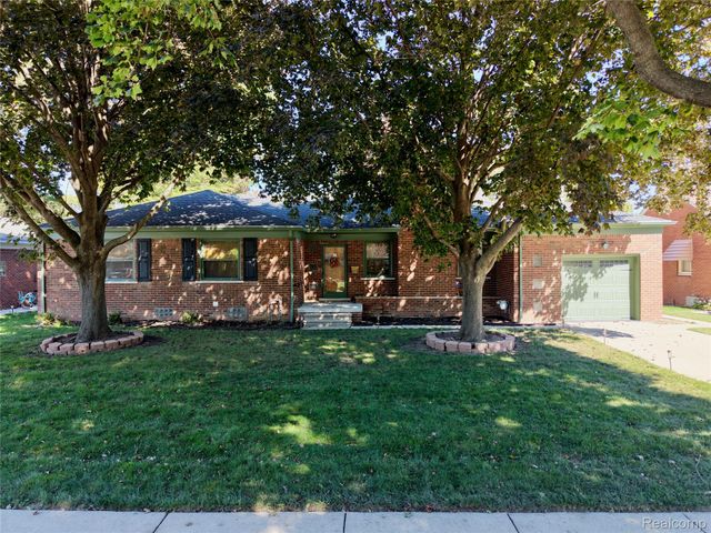 21819 Edgewood Street, St. Clair Shores, MI 48080
