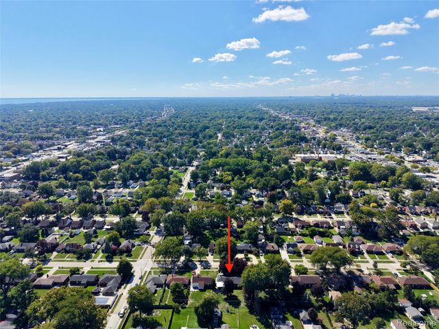 21819 Edgewood Street, St. Clair Shores, MI 48080