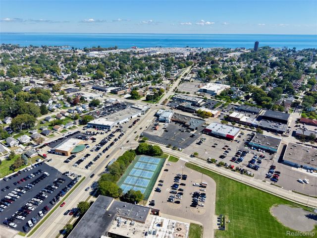 21819 Edgewood Street, St. Clair Shores, MI 48080