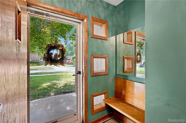 21819 Edgewood Street, St. Clair Shores, MI 48080