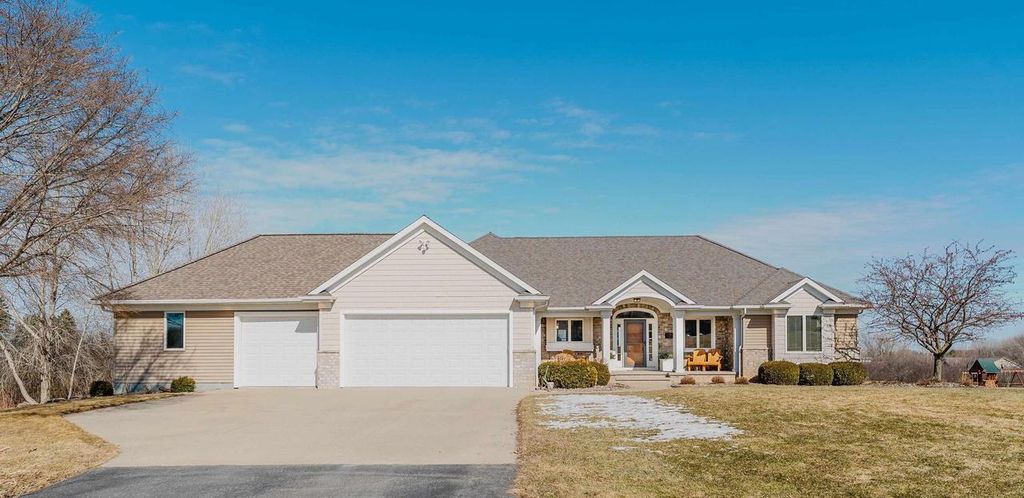 5294 NOTRE DAME DRIVE, Omro, WI 54963