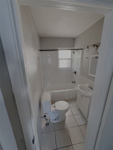 619 Palmer Place, Des Moines, IA 50315