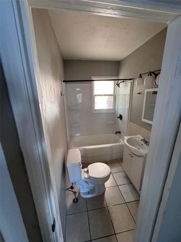 619 Palmer Place, Des Moines, IA 50315