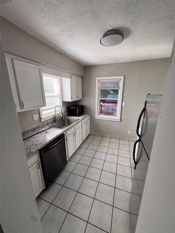 619 Palmer Place, Des Moines, IA 50315