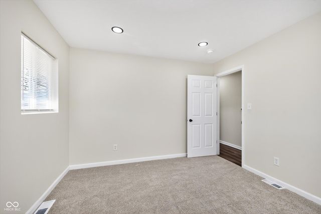 5625 Gateway Drive, Indianapolis, IN 46254