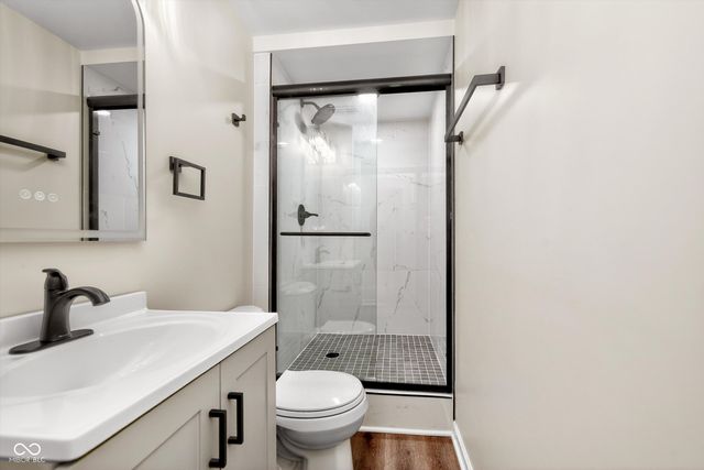 5625 Gateway Drive, Indianapolis, IN 46254