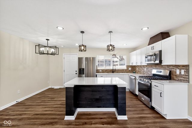 5625 Gateway Drive, Indianapolis, IN 46254