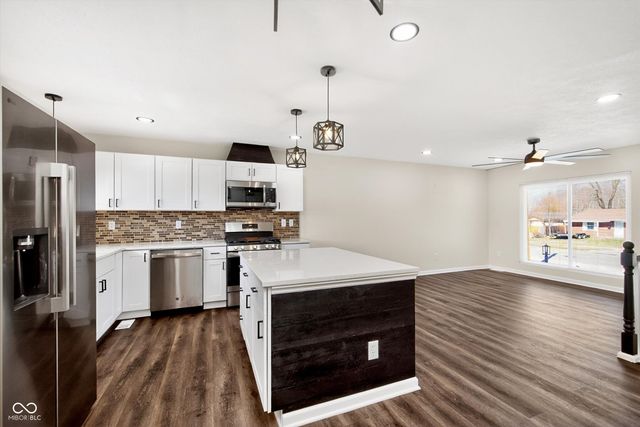 5625 Gateway Drive, Indianapolis, IN 46254