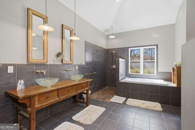 3591 Wynterset Drive, Snellville, GA 30039