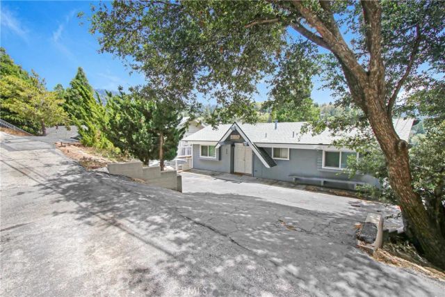 446 Delle, Crestline, CA 92325