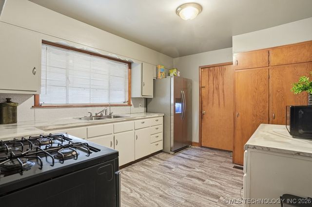 582 N Xenophon Avenue, Tulsa, OK 74127