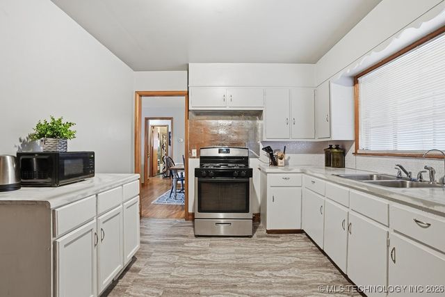 582 N Xenophon Avenue, Tulsa, OK 74127